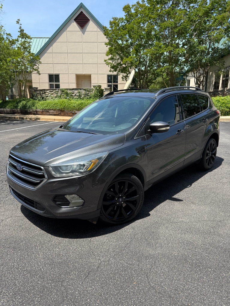 2017 Ford Escape Titanium's photo