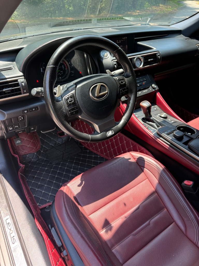 2017 Lexus RC 200t - Photo 13