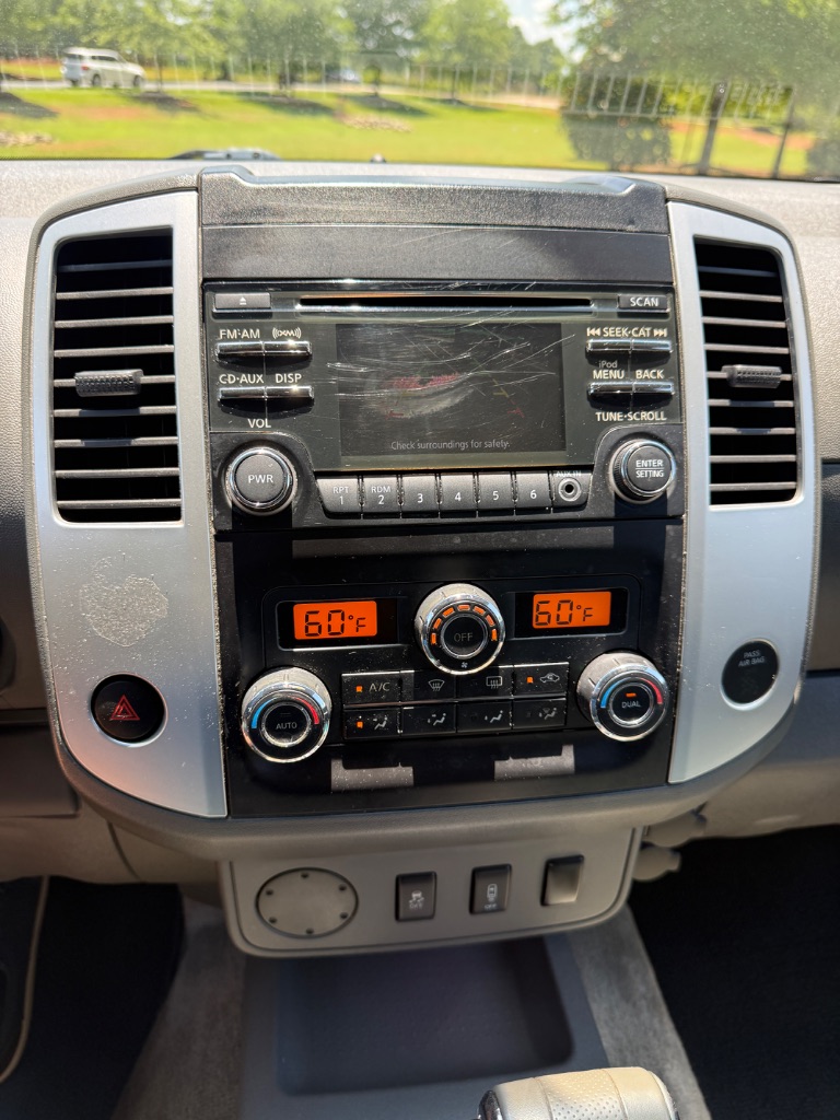 2013 Nissan Frontier SV - Photo 13