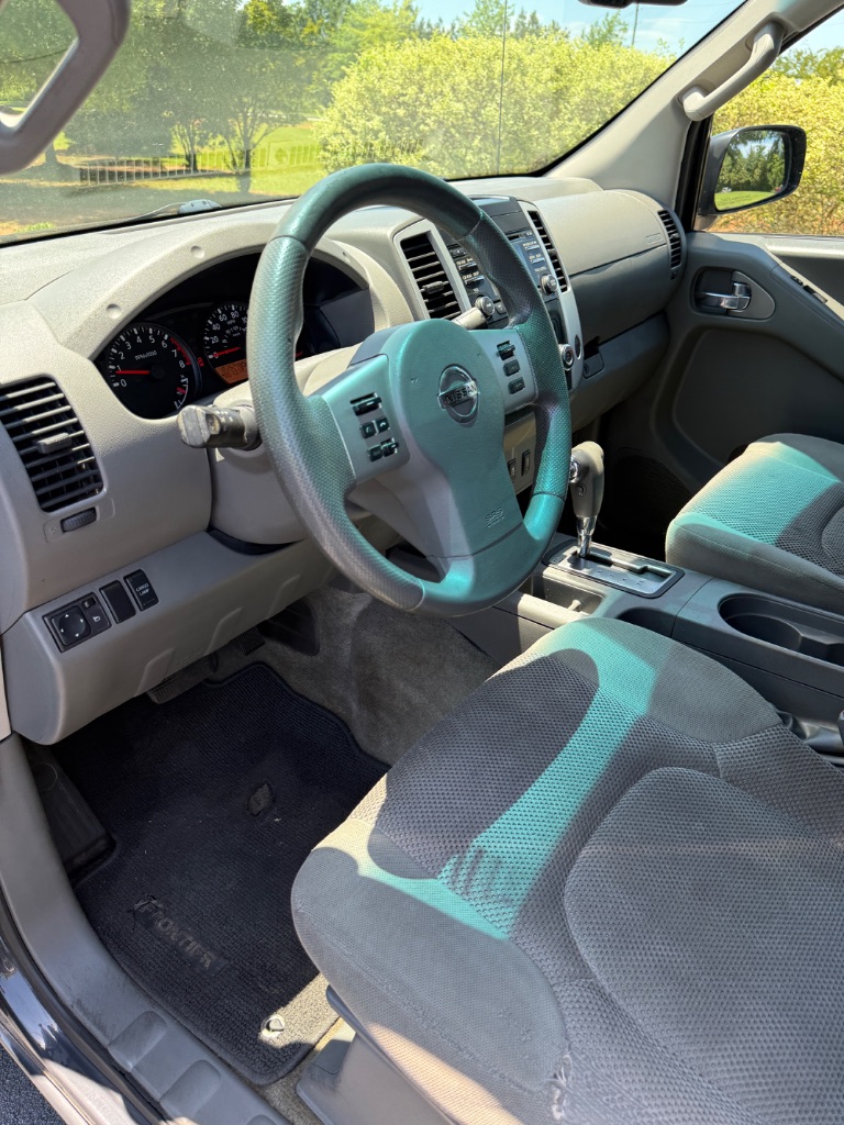2013 Nissan Frontier SV - Photo 9
