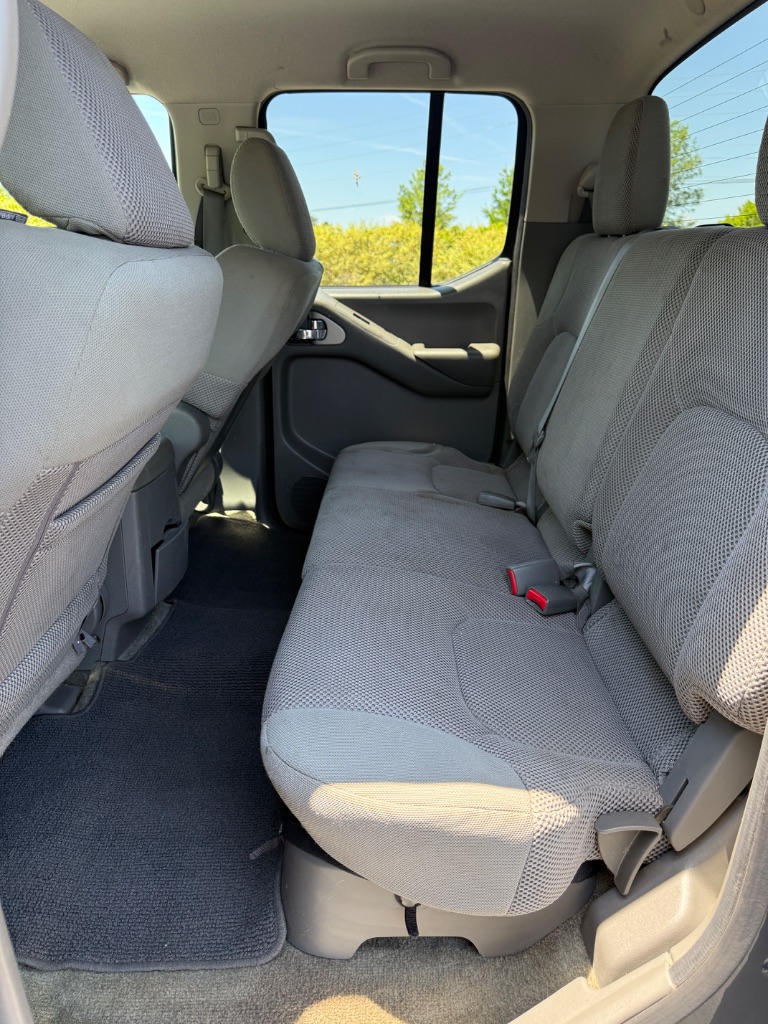 2013 Nissan Frontier SV - Photo 10