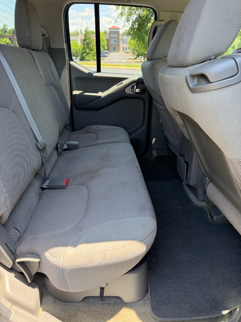 2013 Nissan Frontier SV - Photo 12