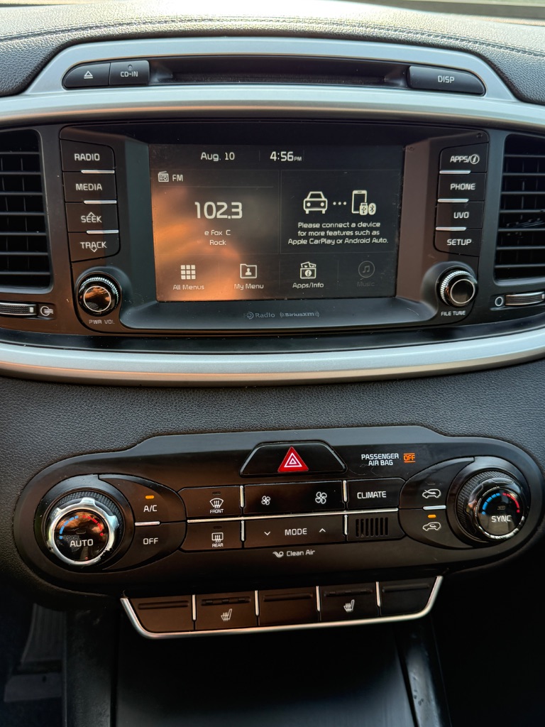 2017 Kia Sorento LX - Photo 18