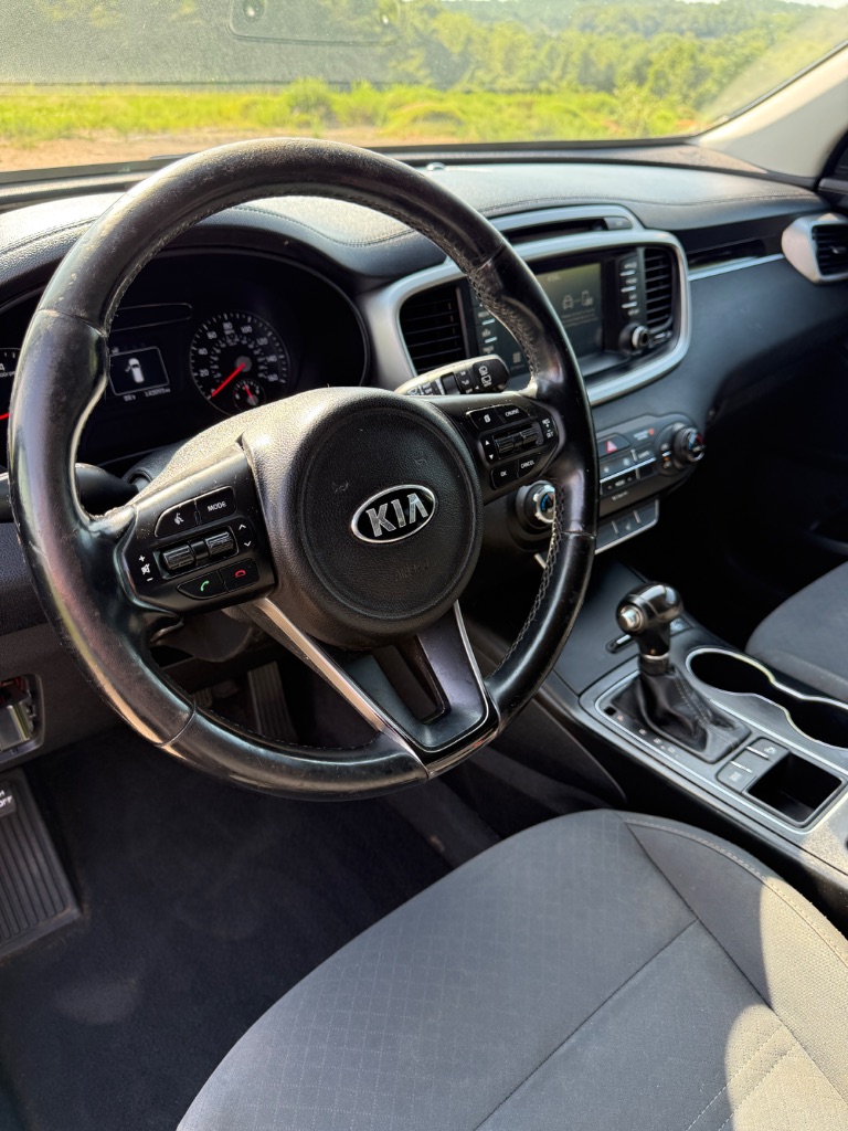 2017 Kia Sorento LX - Photo 9