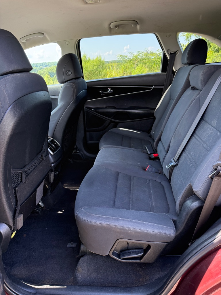 2017 Kia Sorento LX - Photo 10